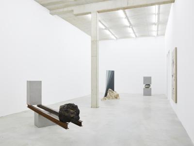 Jose Dávila Installationview